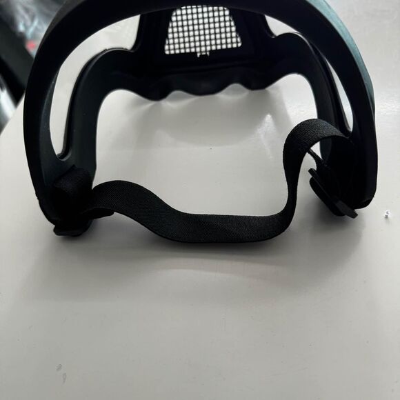 Clear Face Mask - Picture 7 of 8